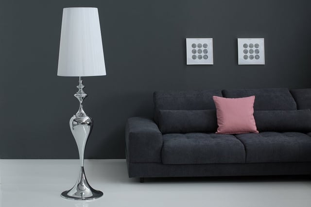 Stojací lampa LUANDA Bílá / stříbrná Invicta